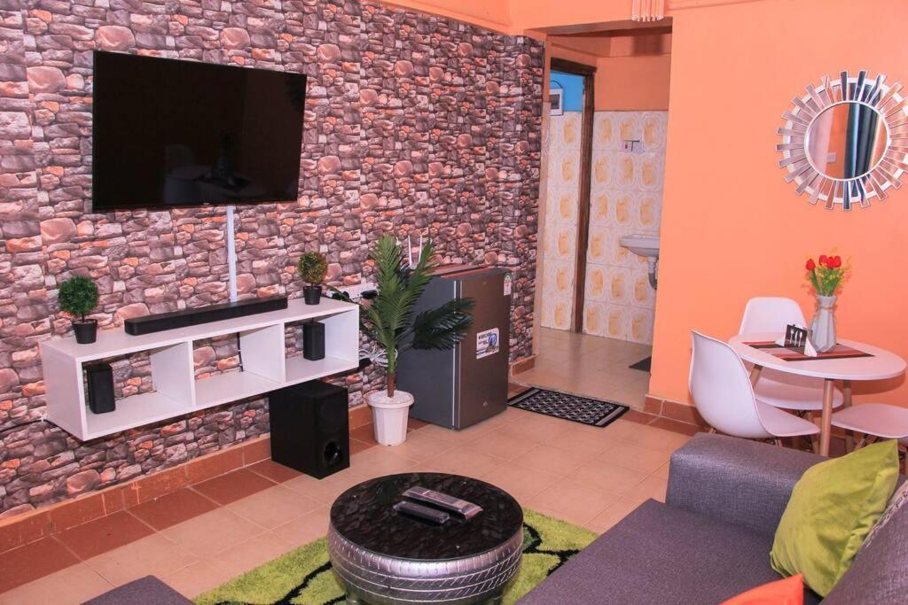 Cozy Homes 1 Bedroom House With Wi-Fi King Size Bed. Free Parking Naivasha Exteriér fotografie